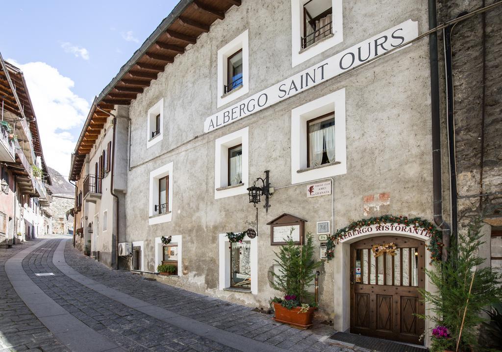 Le Coeur Du Pont Hotel Donnaz Buitenkant foto